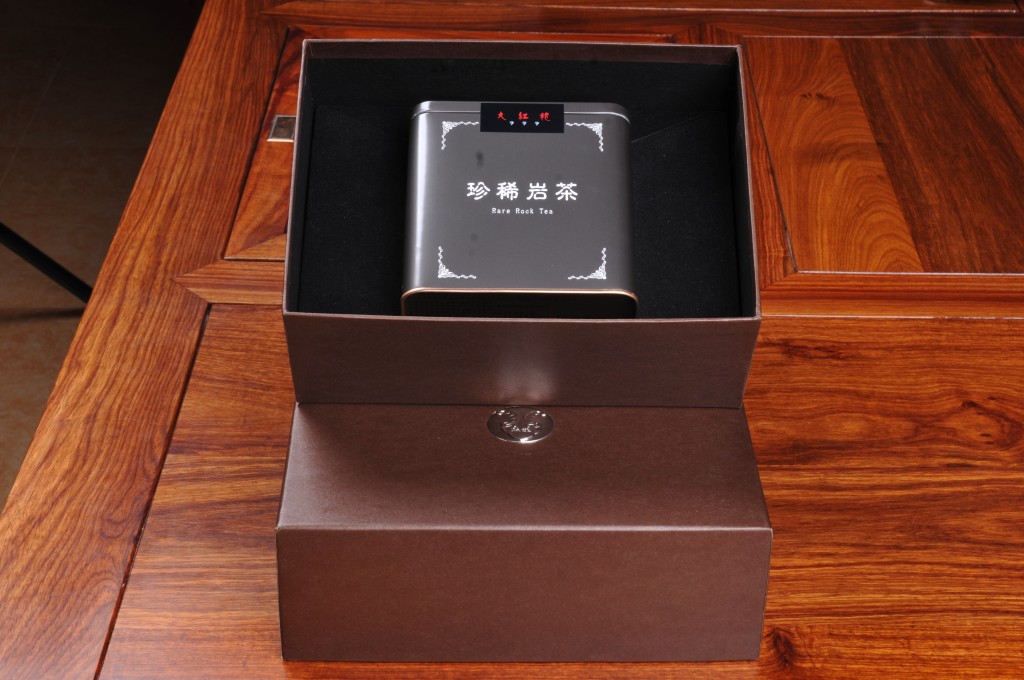 供应深圳集韵经典商务大红袍茶礼品